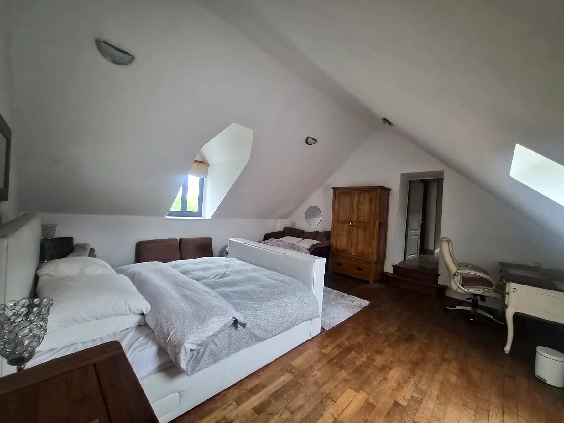 Bedroom under the beams